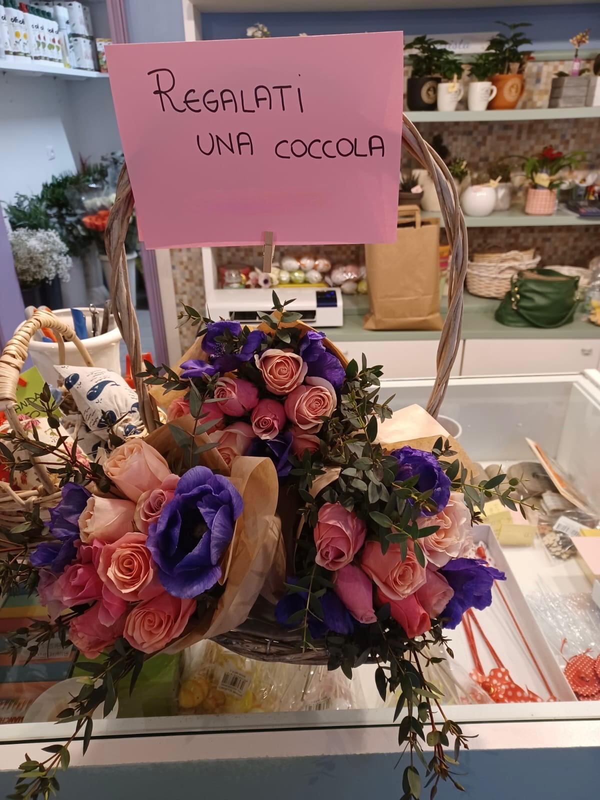 Cesto di rose e bouquet — I Fiori di Sara, Farini